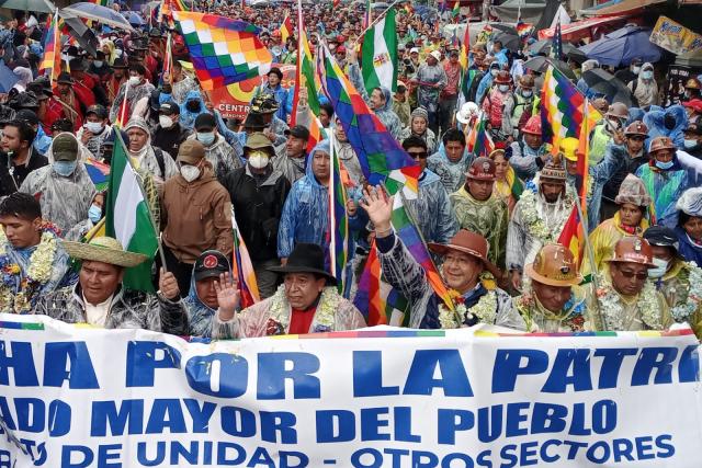 La &#39;Marcha por la Patria&#39; llega a la ciudad de La Paz y realiza masiva  concentración en San Francisco | Oxígeno Digital