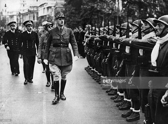 Anne y De Gaulle 4_0.jpg