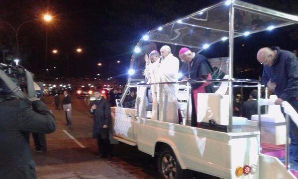 papa_francisco_autopista_luis_espinal.jpg